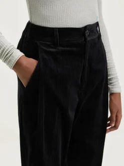 Nicholson & Nicholson Sand Boyfriend Corduroy Broek Sale